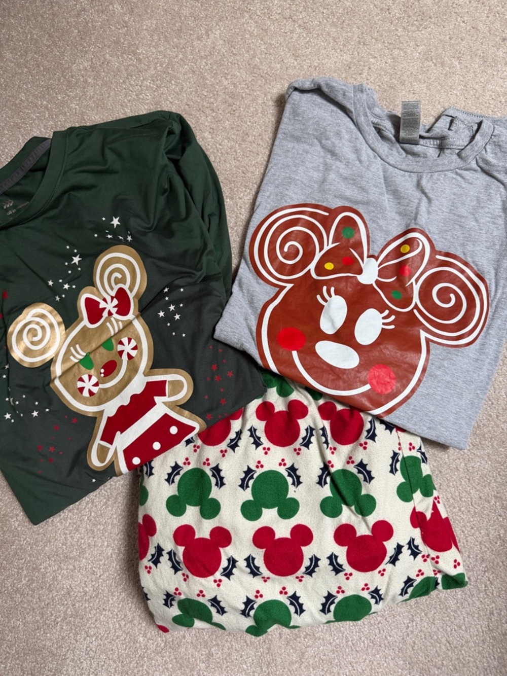 Men’s Disney Holiday pajamas